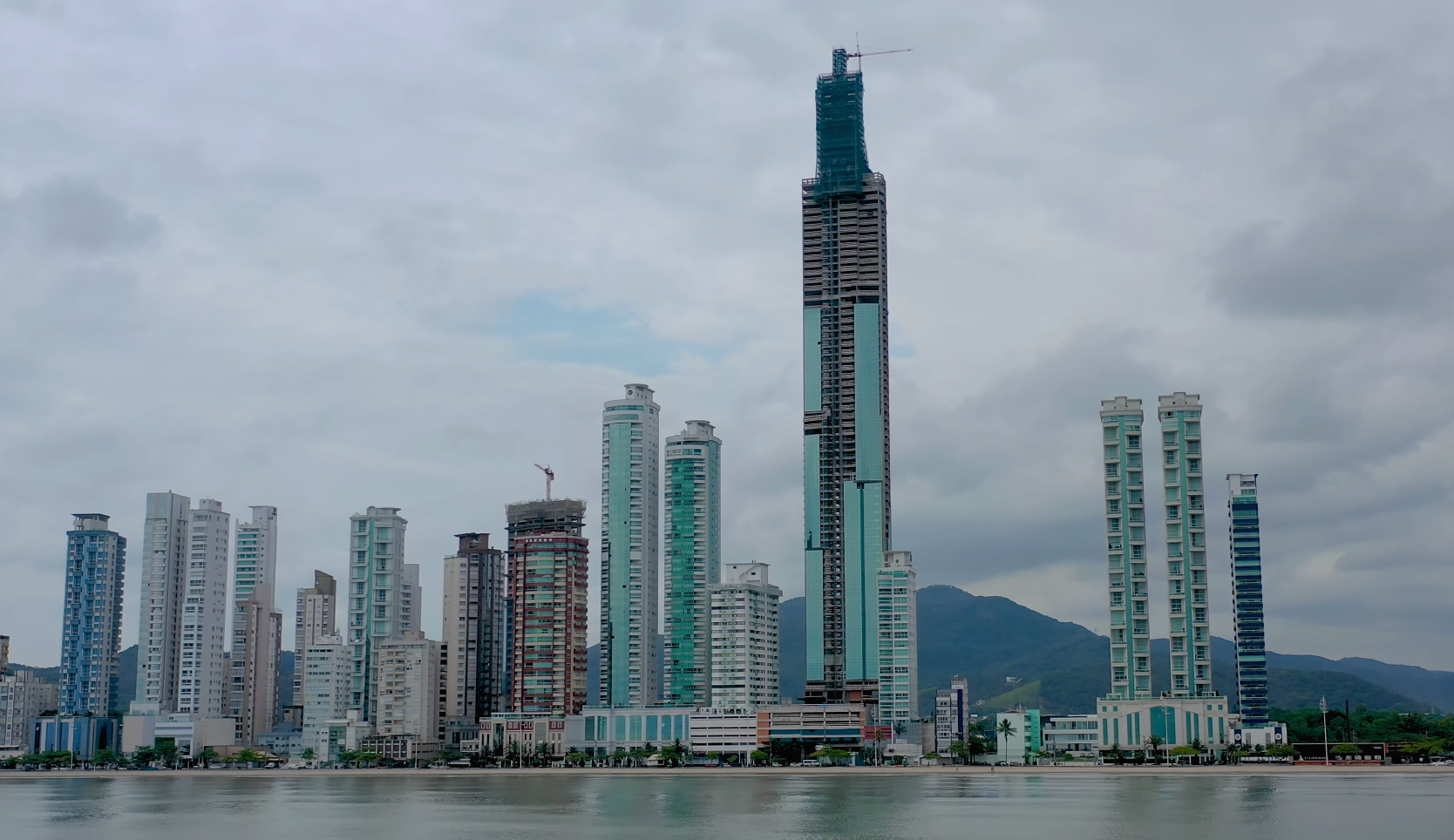 Luciano Hang Quer Inaugurar O Maior Pr Dio Da Am Rica Latina Em