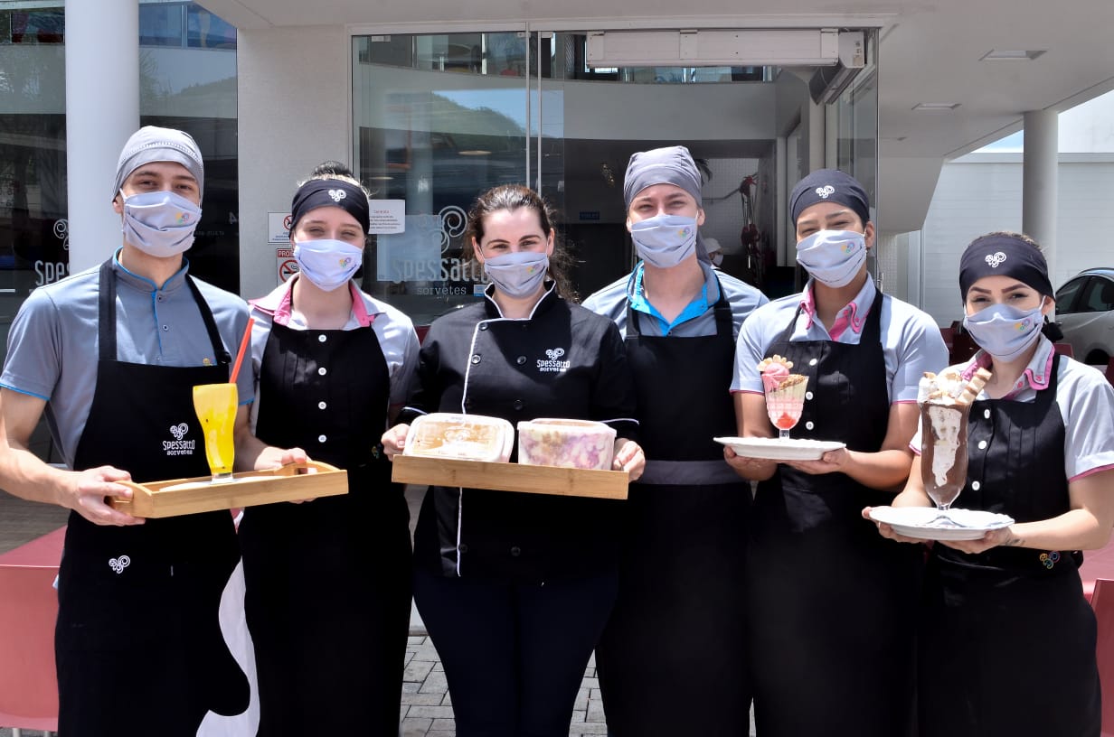 Tradição e qualidade! Conheça na Barra, a maior loja de sorvetes da ...