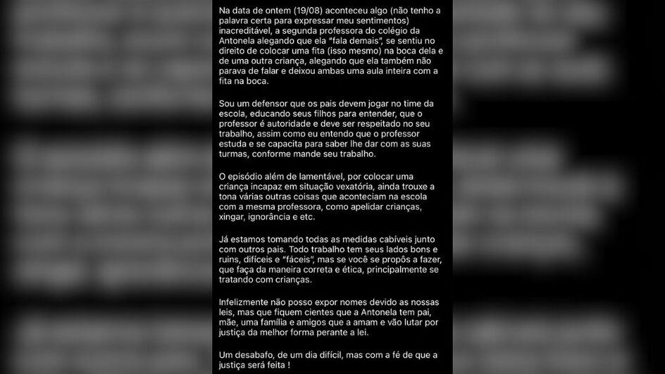 Uma professora auxiliar de uma escola pública estadual de Biguaçu é acusada de utilizar fita adesiva para tapar as bocas de duas alunas, de 6 e 7 anos, alegando que elas estavam "falando demais" durante a aula. A situação gerou indignação e mobilizou tanto as famílias quanto as autoridades locais.