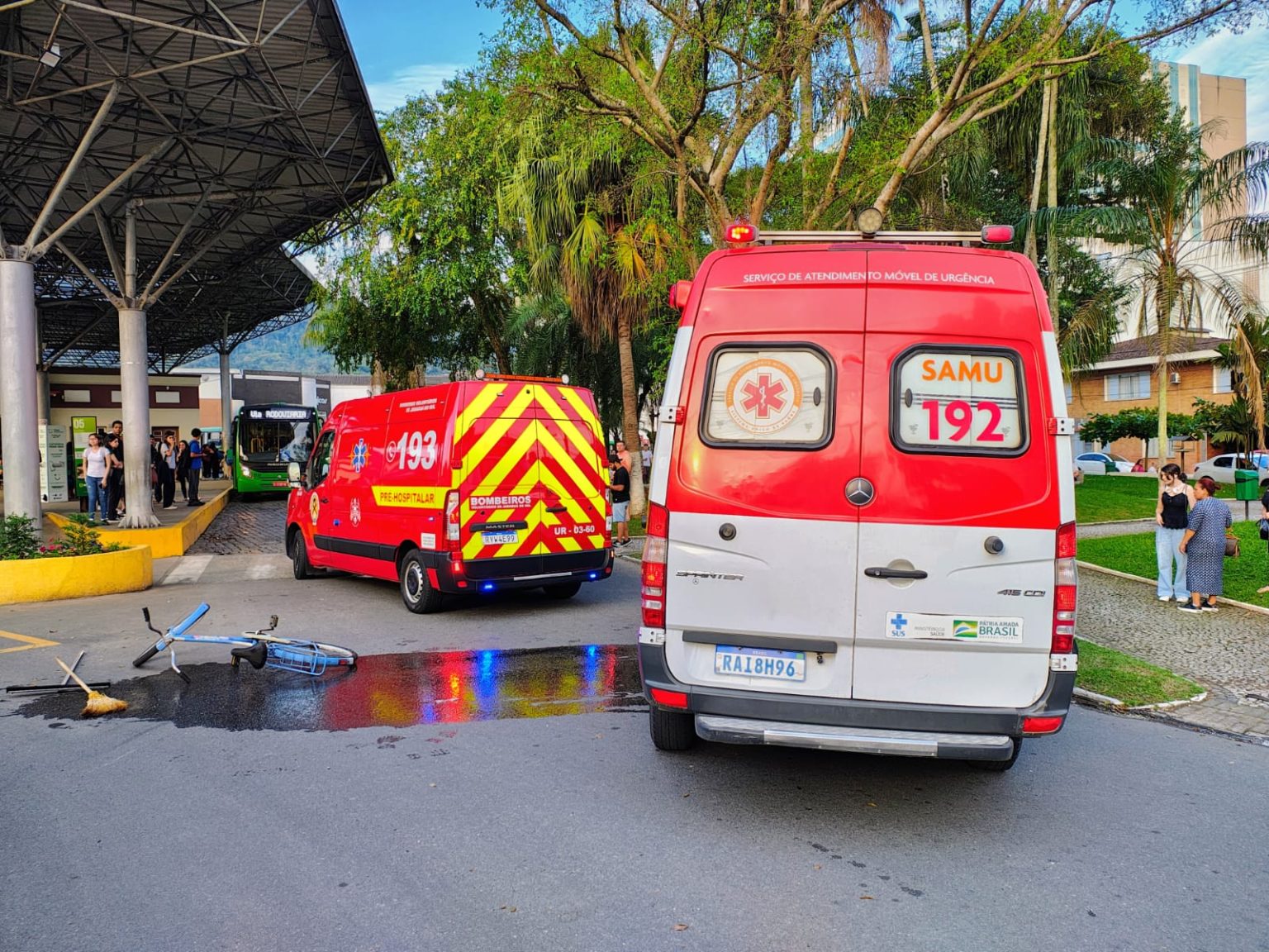 Ciclista atingida por ônibus em Jaraguá do Sul morre no hospital OCP